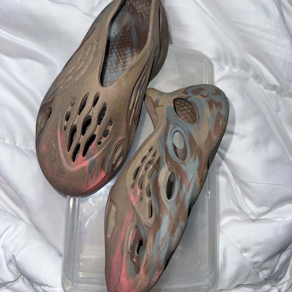 Adidas Yeezy Foam Runner MX Sand Grey Pink Blue Slip-On Shoe size 5